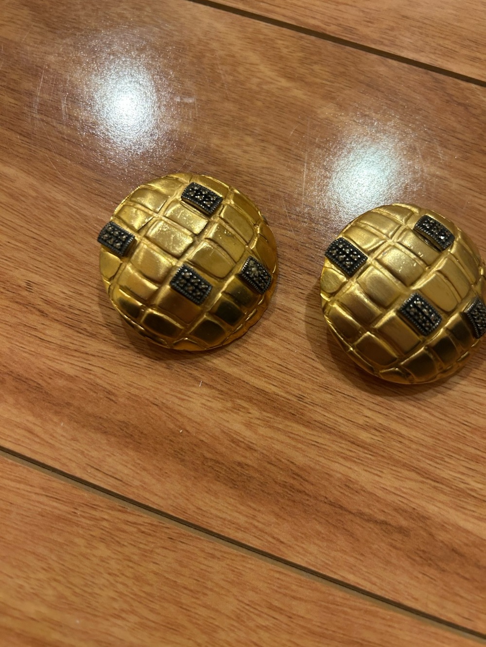Vintage clip earrings